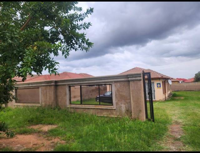 3 BEDROOM HOUSE FOR SALE IN BIRCH ACRES